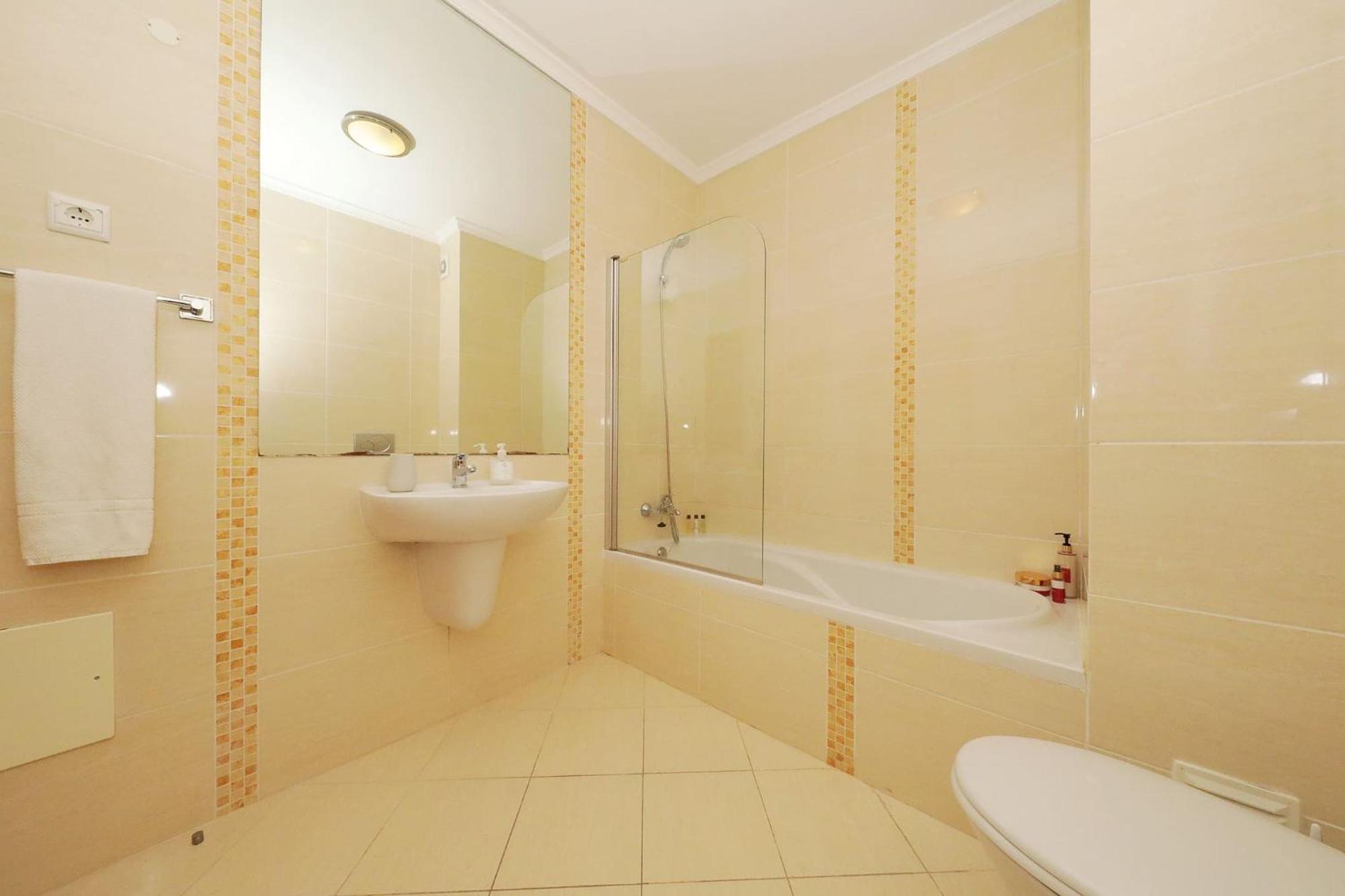 Gilo-tavira Centre With Pool Apartment